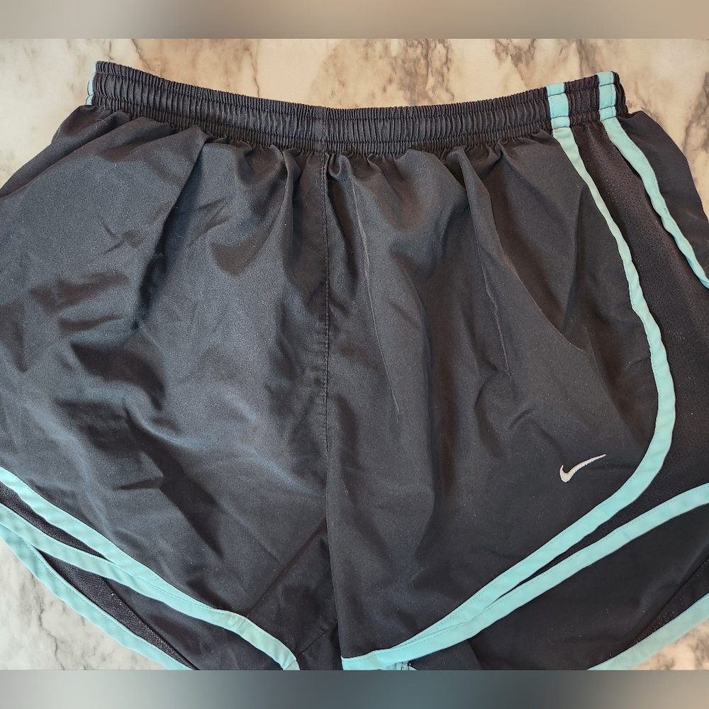 Nike Shorts - Picture 6 of 9
